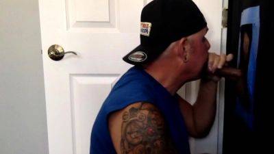 Gloryhole amateur DILF deepthroats cock - drtuber