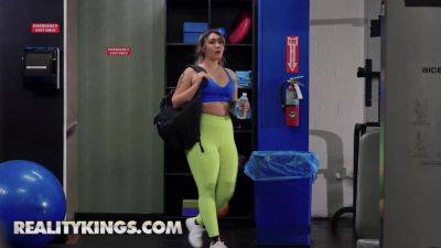 Chris Diamond - Chris - Curvy Tomie Tang seduces Chris at the gym & gets her leggings ripped off - sexu.com